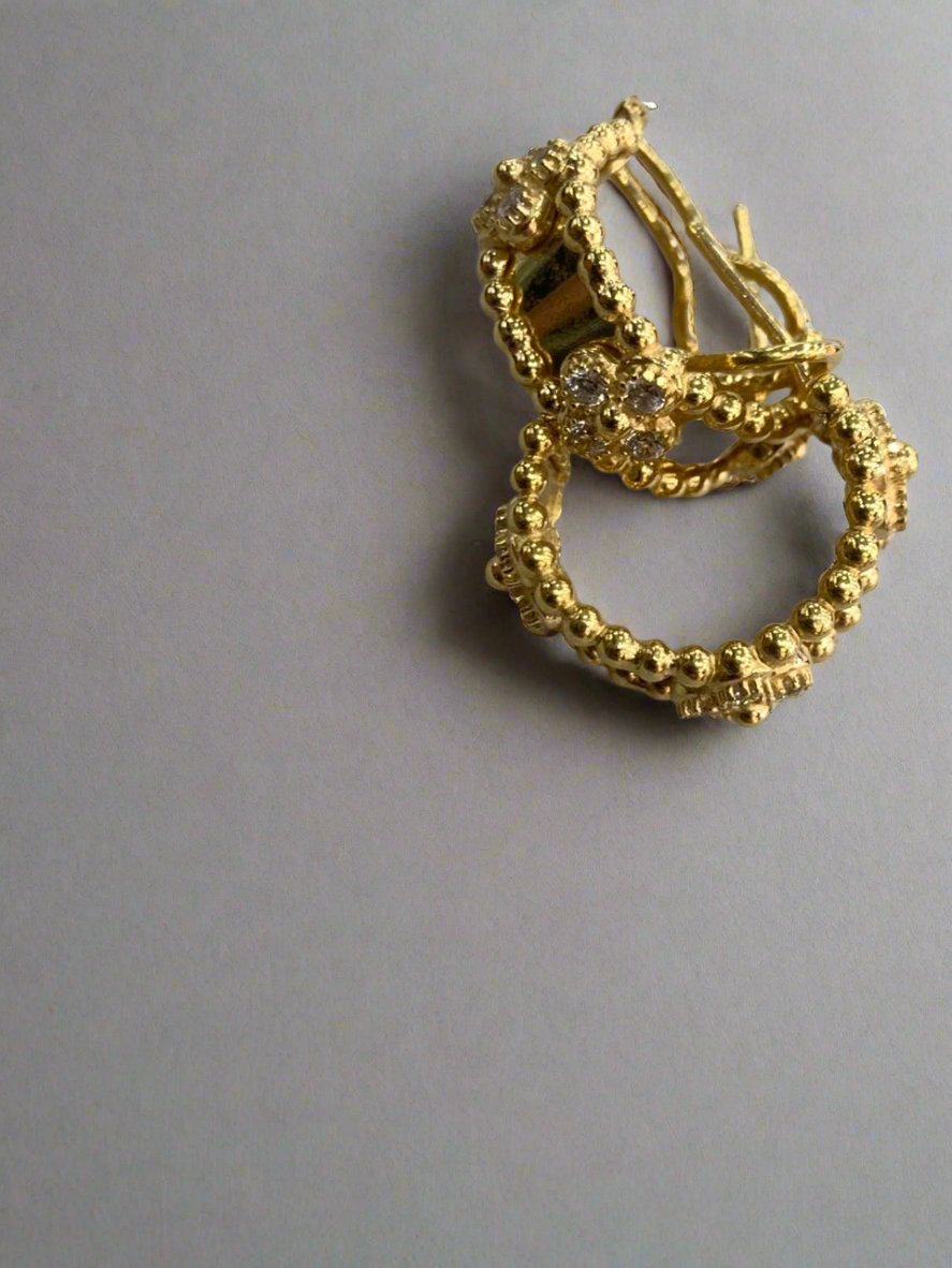 HOOPS EARRINGS - Gold valentine gifts For Women In Lebanon - gold shops in Kaslik, Jounieh