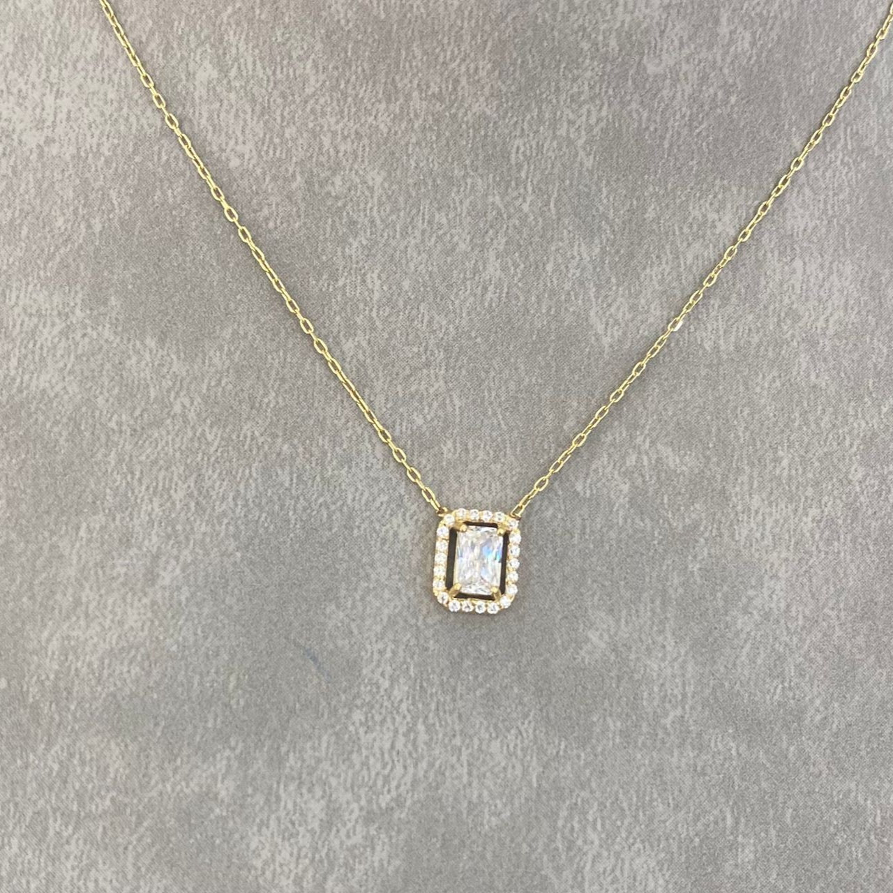 Stone Necklace- Stone Gold Necklace In Lebanon - Gold Gifts for her In Lebanon