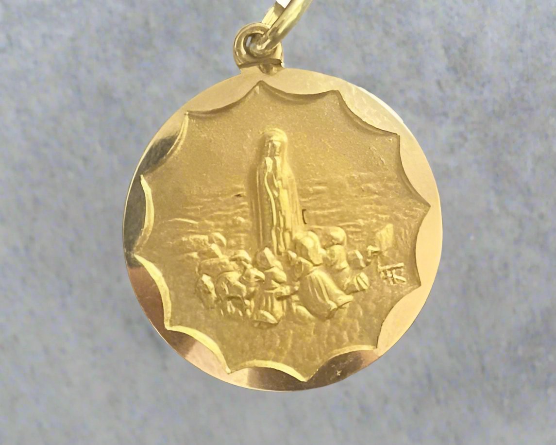 Religious Gold Pendant In Lebanon - Gold Gifts In Lebanon