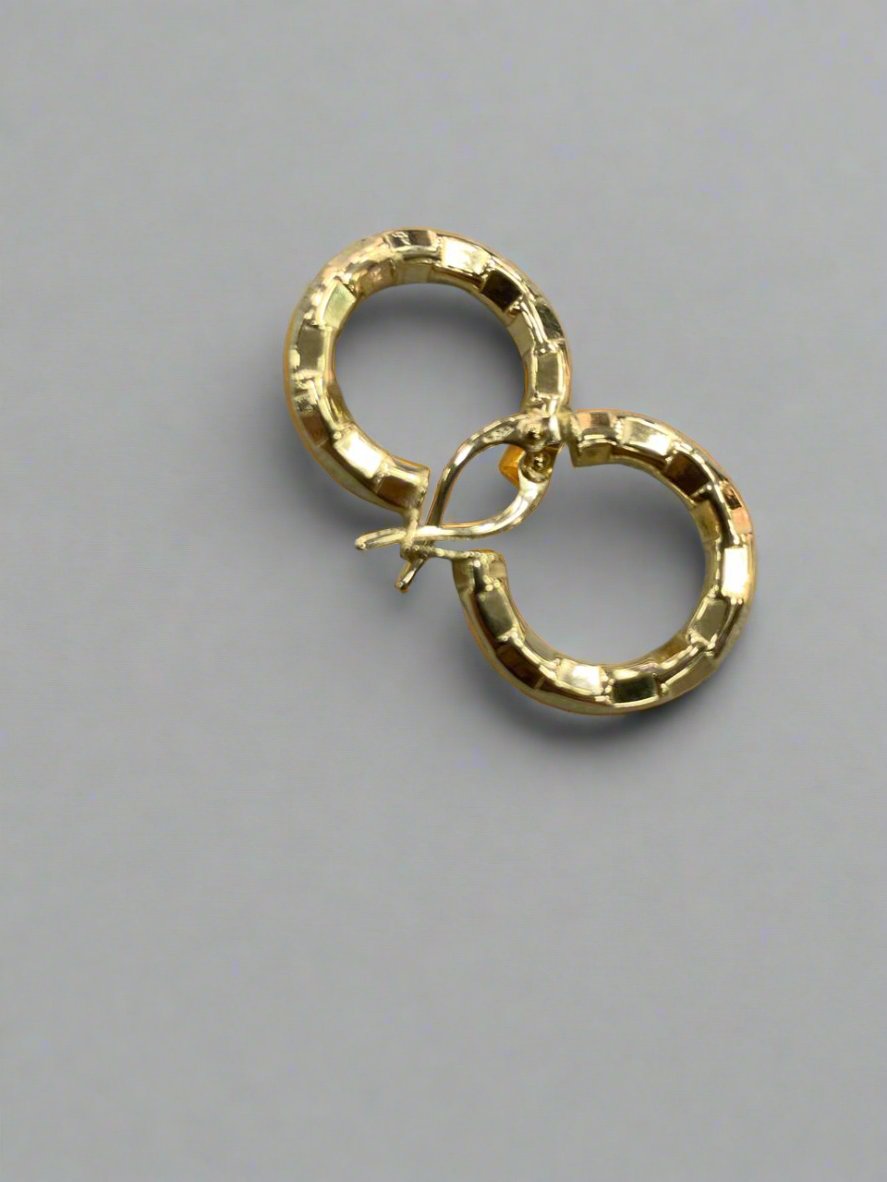 HOOPS EARRINGS - Gold valentine gifts For Women In Lebanon - gold shops in Metn