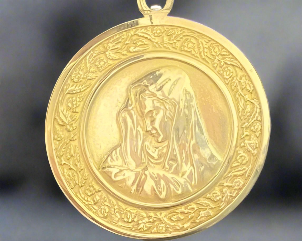 Religious Gold Pendant In Lebanon - Gold Gifts In Lebanon