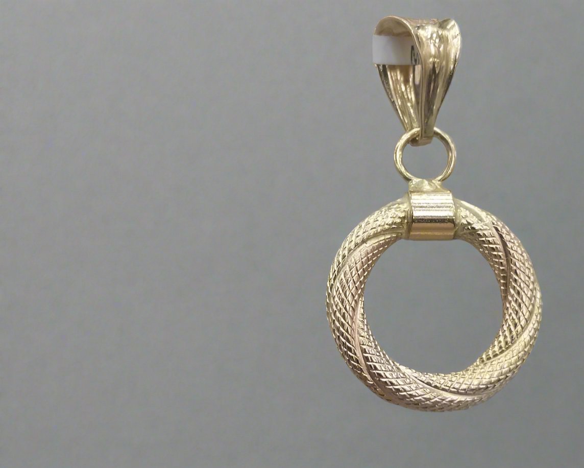 Simple Gold Pendant | 50% off diamonds Saleh Jewelry, 18k gold Zouk branch Saleh Jewelry, bridal gold summer 2025 Lebanon