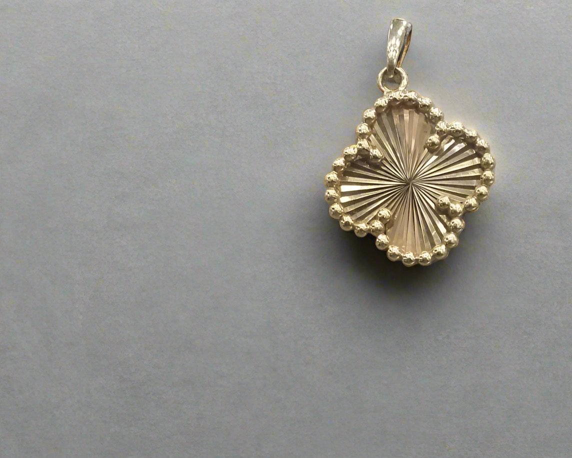 Simple Gold Pendant | 50% off diamonds Saleh Jewelry, 18k gold Zouk branch Saleh Jewelry, bridal gold summer 2025 Lebanon