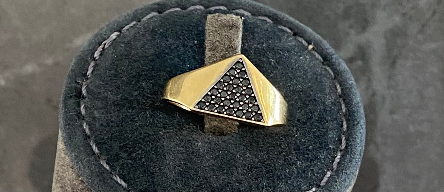 Gold Pinky Ring Lebanon - 18kt Gold Lebanon - Jewelry Store Near me in Lebanon