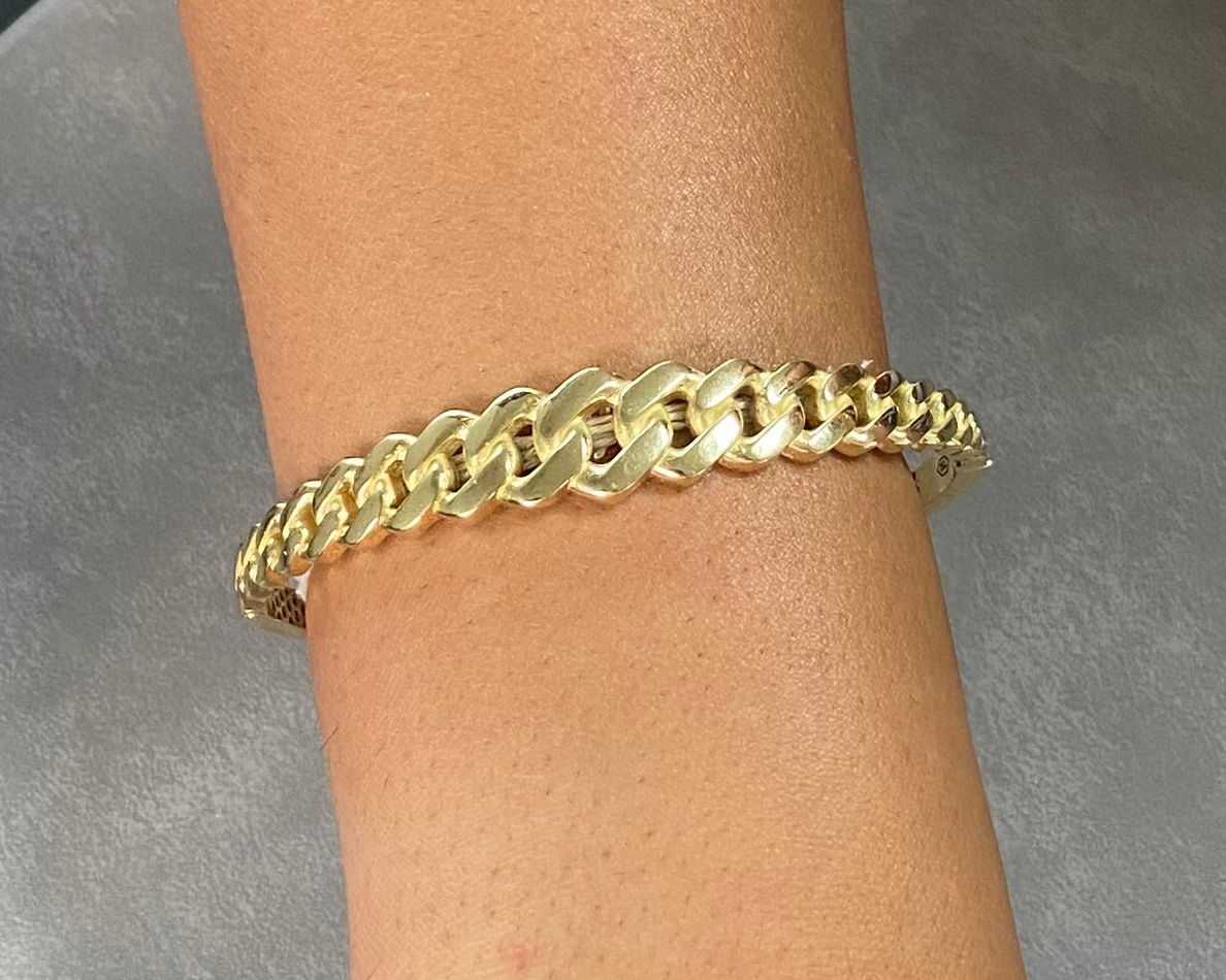 Gold Bangles - Gold Gifts For Her In Lebanon - Valentine Bangles gift in Lebanon