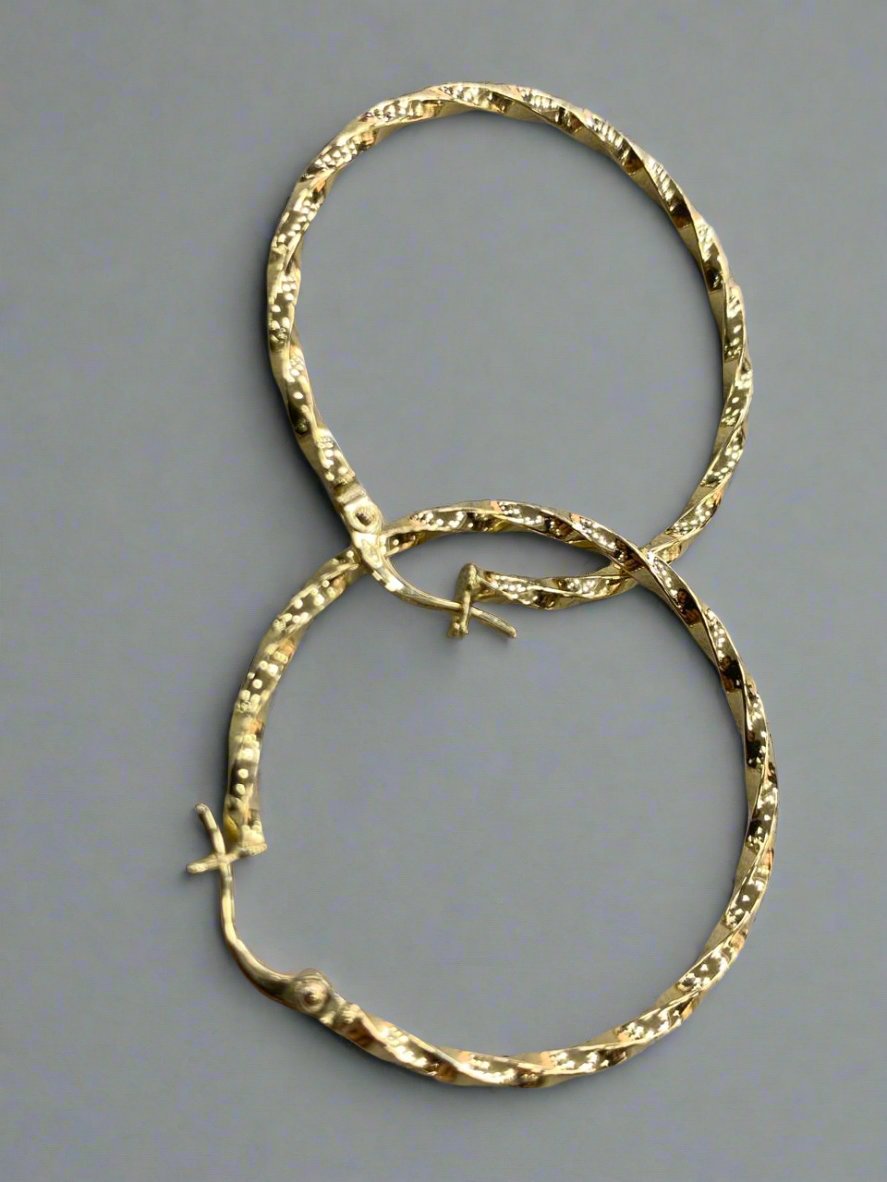 HOOPS EARRINGS - Gold valentine gifts For Women In Lebanon - gold shops in Metn