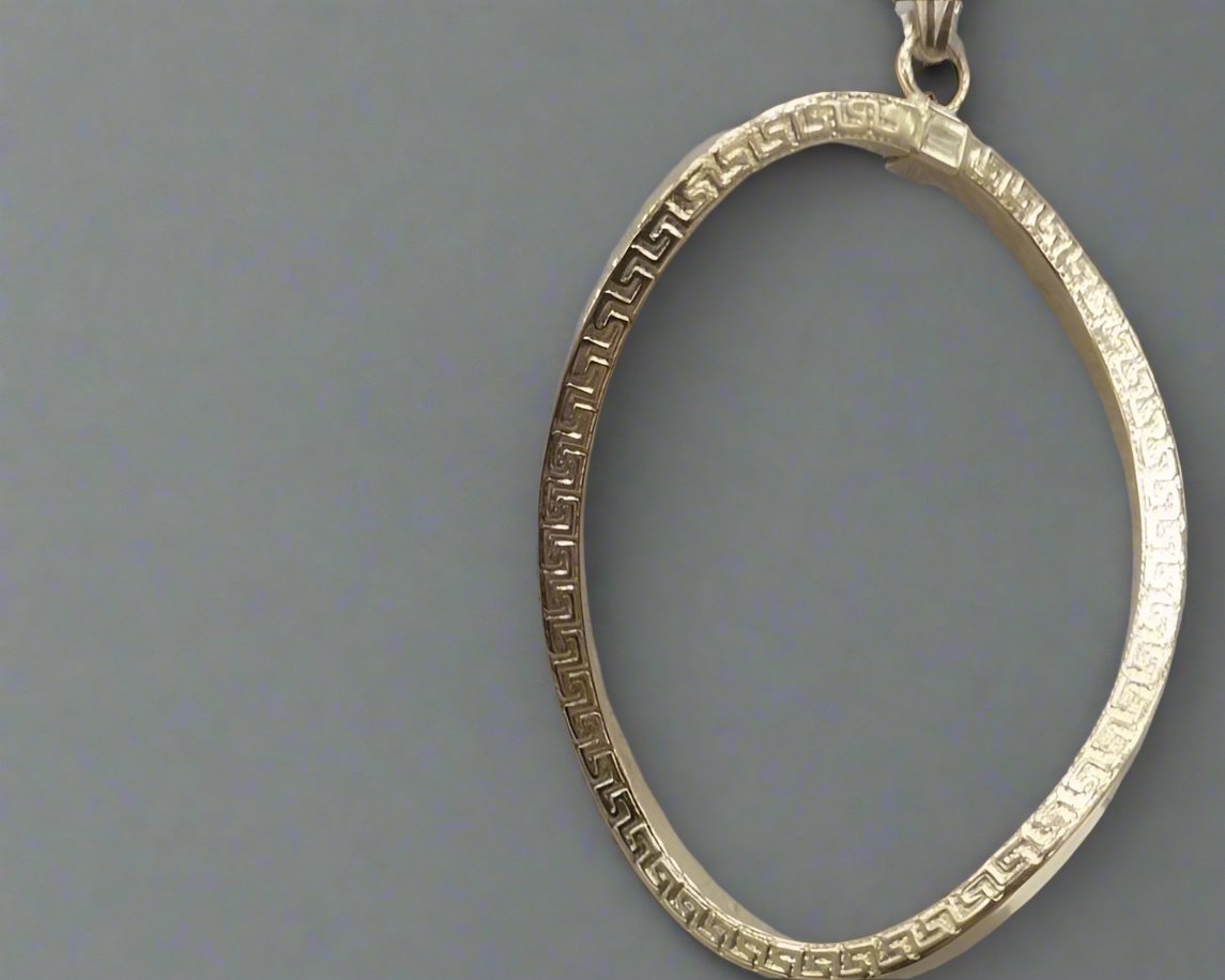 Simple Gold Pendant | 50% off diamonds Saleh Jewelry, 18k gold Zouk branch Saleh Jewelry, bridal gold summer 2025 Lebanon