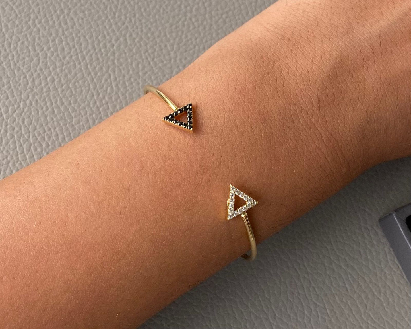 Gold Bangles - Pure Gold Jewelry in Lebanon