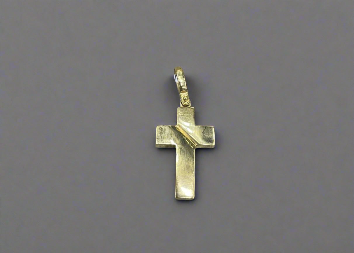 CROSS- 18k Christmas gifts in Lebanon