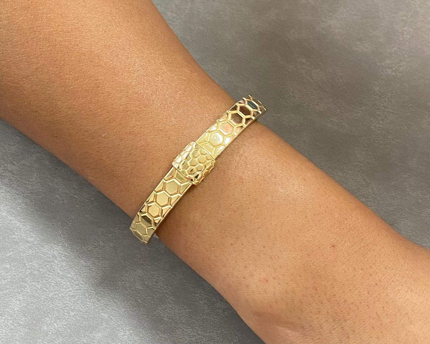 Gold Bangles - Pure Gold Jewelry in Lebanon