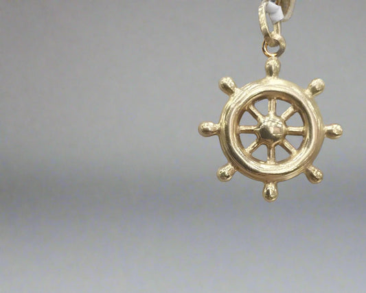 Simple Gold Pendant | 50% off diamonds Saleh Jewelry, 18k gold Zouk branch Saleh Jewelry, bridal gold summer 2025 Lebanon