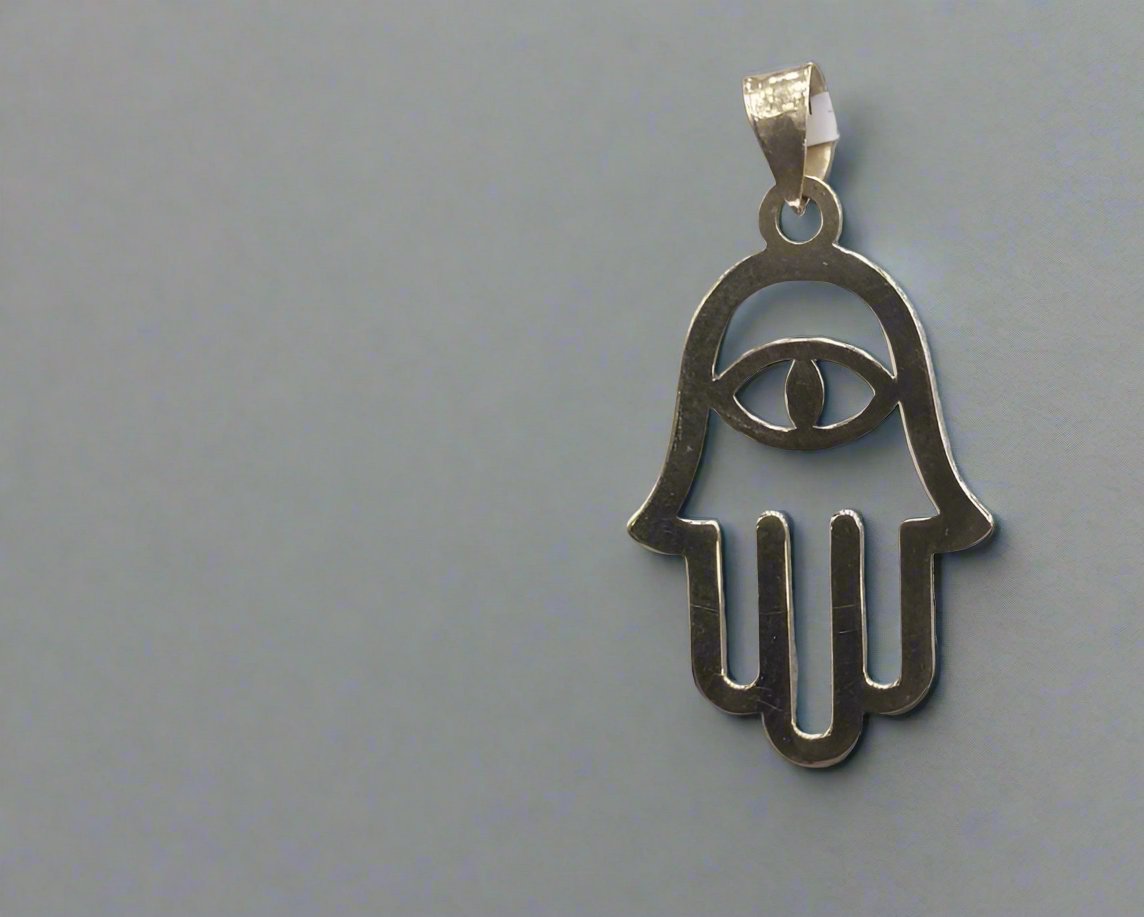 Simple Gold Pendant | 50% off diamonds Saleh Jewelry, 18k gold Zouk branch Saleh Jewelry, bridal gold summer 2025 Lebanon